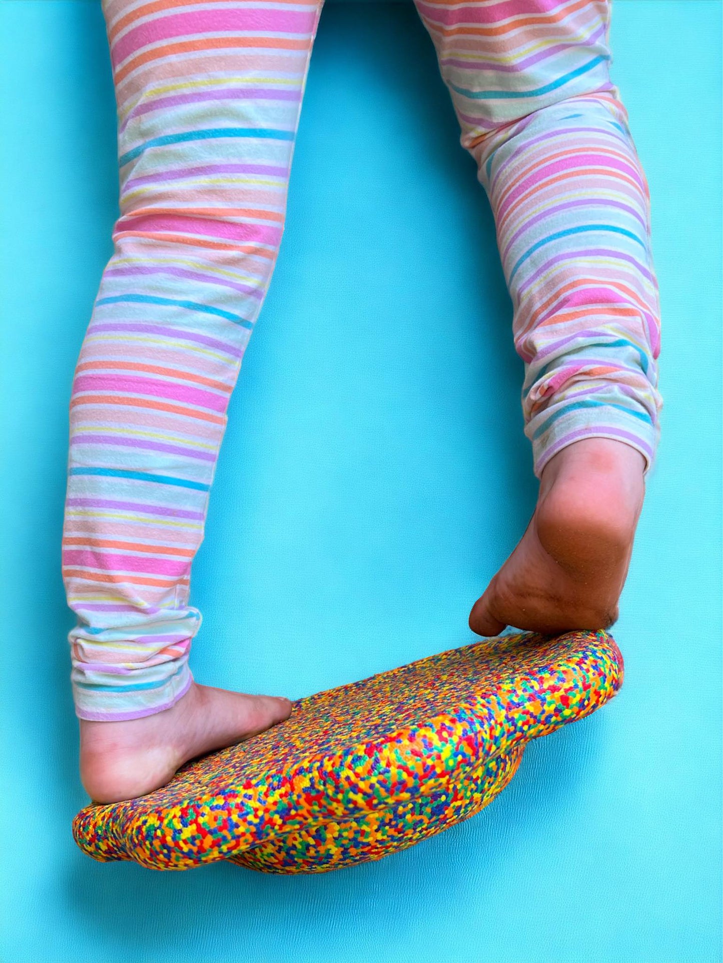Flower-shaped Balance Board for Stepping Stones in Rainbow Confetti