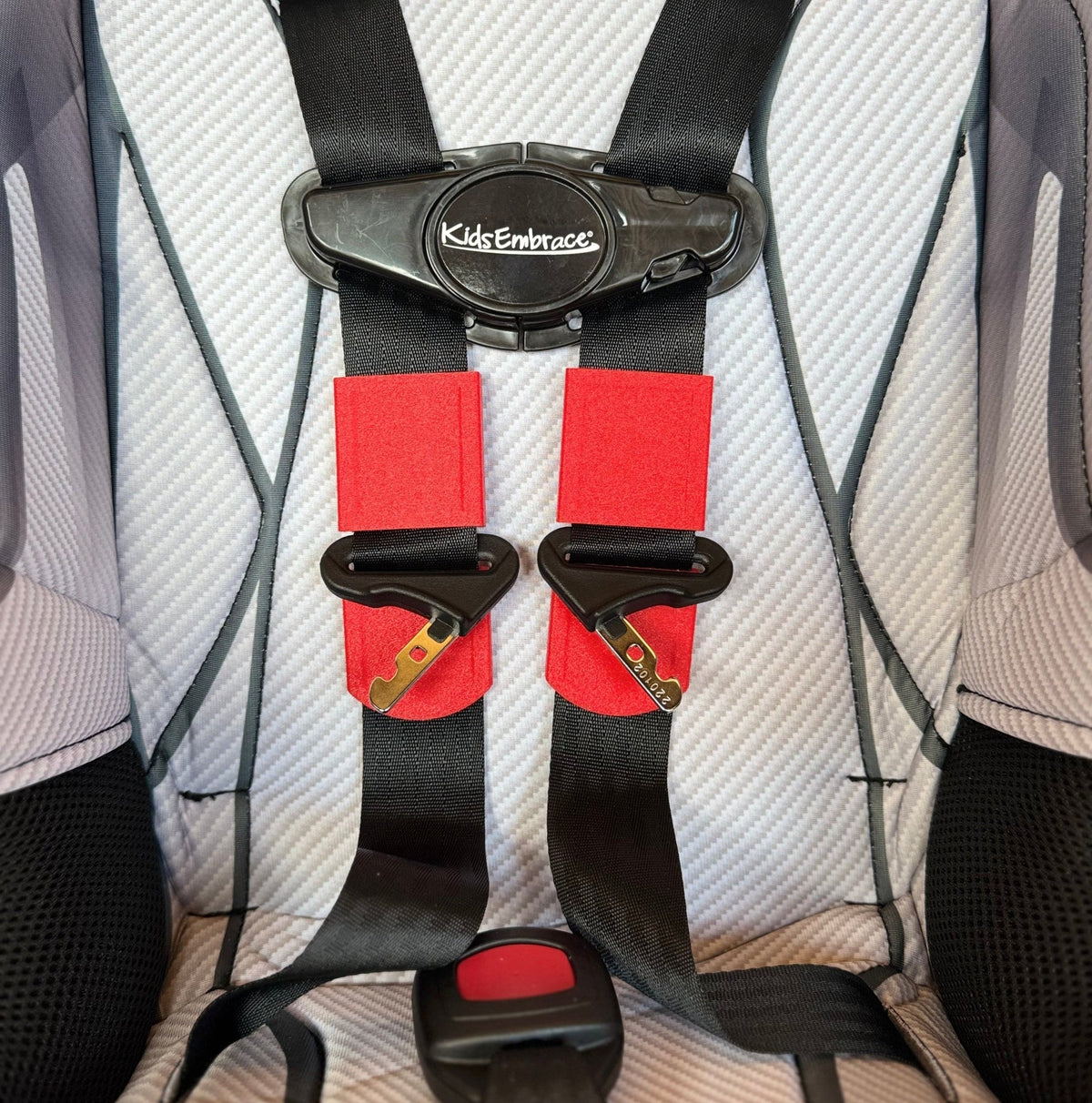 BuckleBuddeez • Toddler | Car Seat Strap Aligner